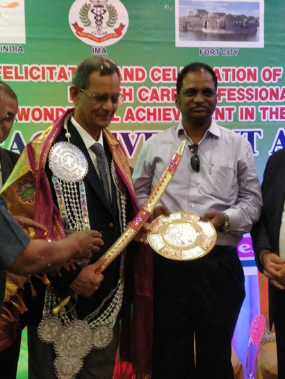 2020.03.08-Prof-P.V.-Vijayaraghavan-received-outstanding-personality-award-2020-from-IMA-Vellore